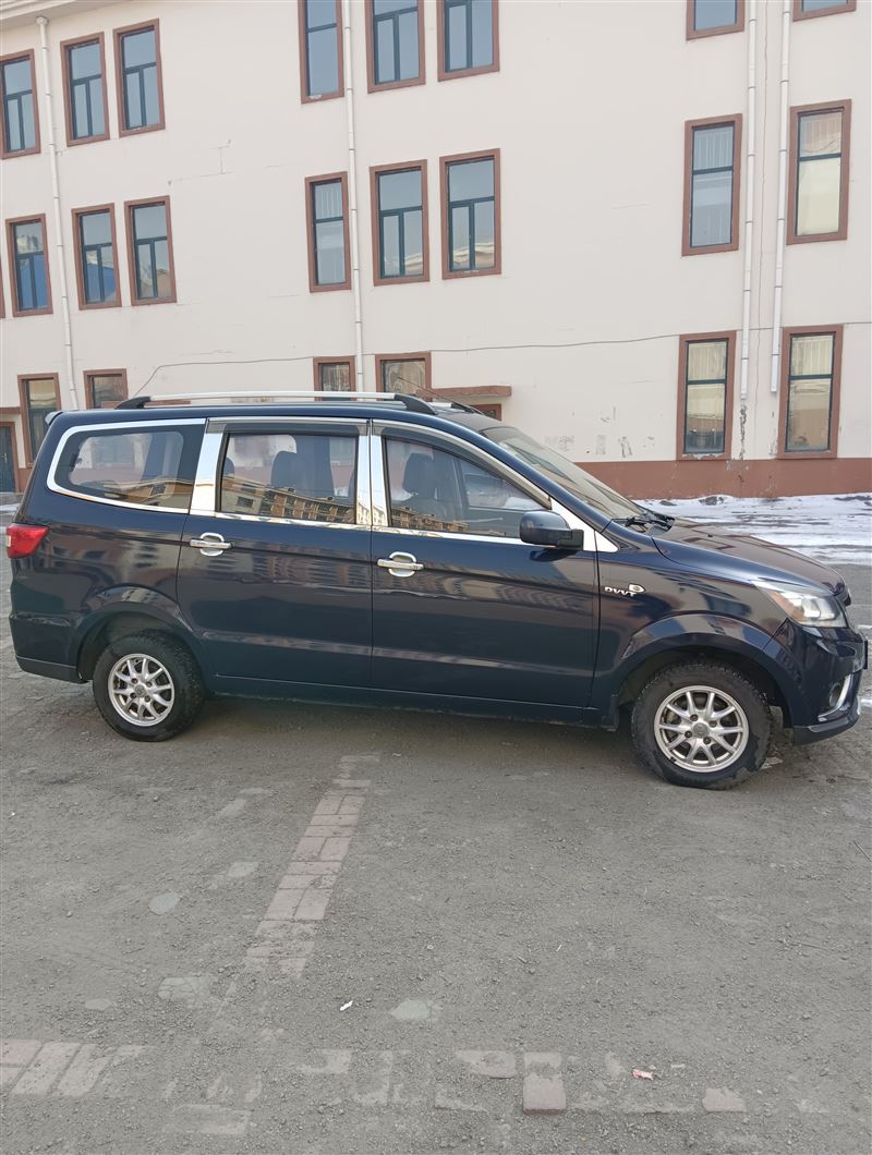 16年昌河M50s手動高配7坐商務一手全車原版